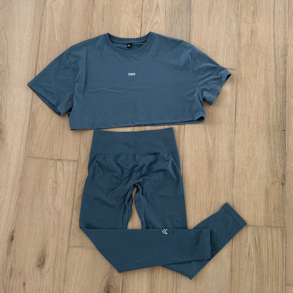 Oner Active Teal Blue Set High-Waist Leggings and Logo Crop Tee